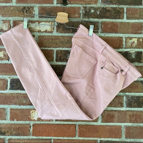 Buffalo David Bitton Denim - Buffalo David Bitton || Aubrey; Mid-Rise•Super Soft•Capri Jeans; Size 4/27